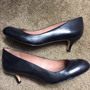 Corso como low heel black leather pumps